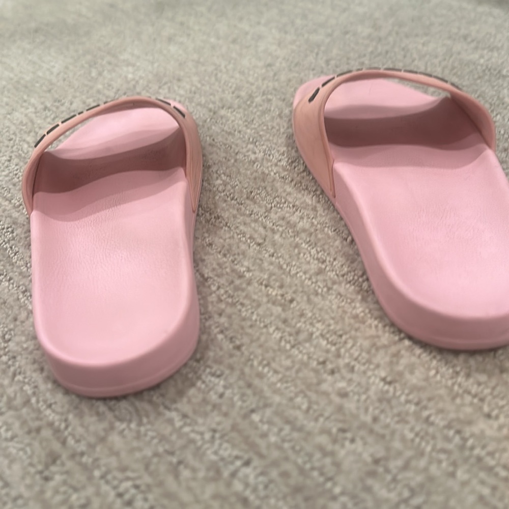 Balenciaga - Picture 3 of 4